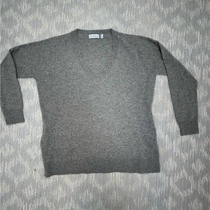 525 America Grey cashmere v-neck sweater.  Small